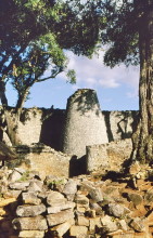 Der konische Steinturm